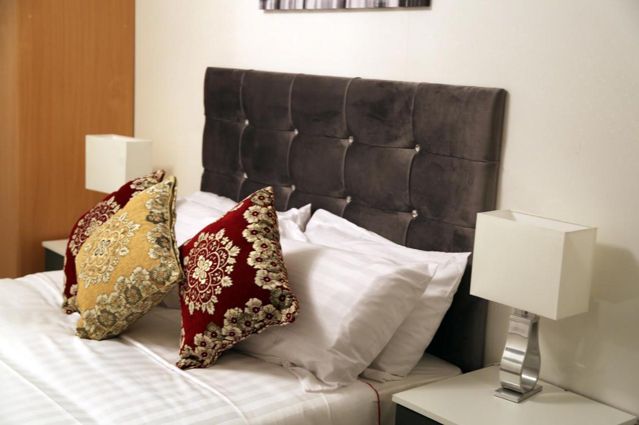 Atz&h Hotel