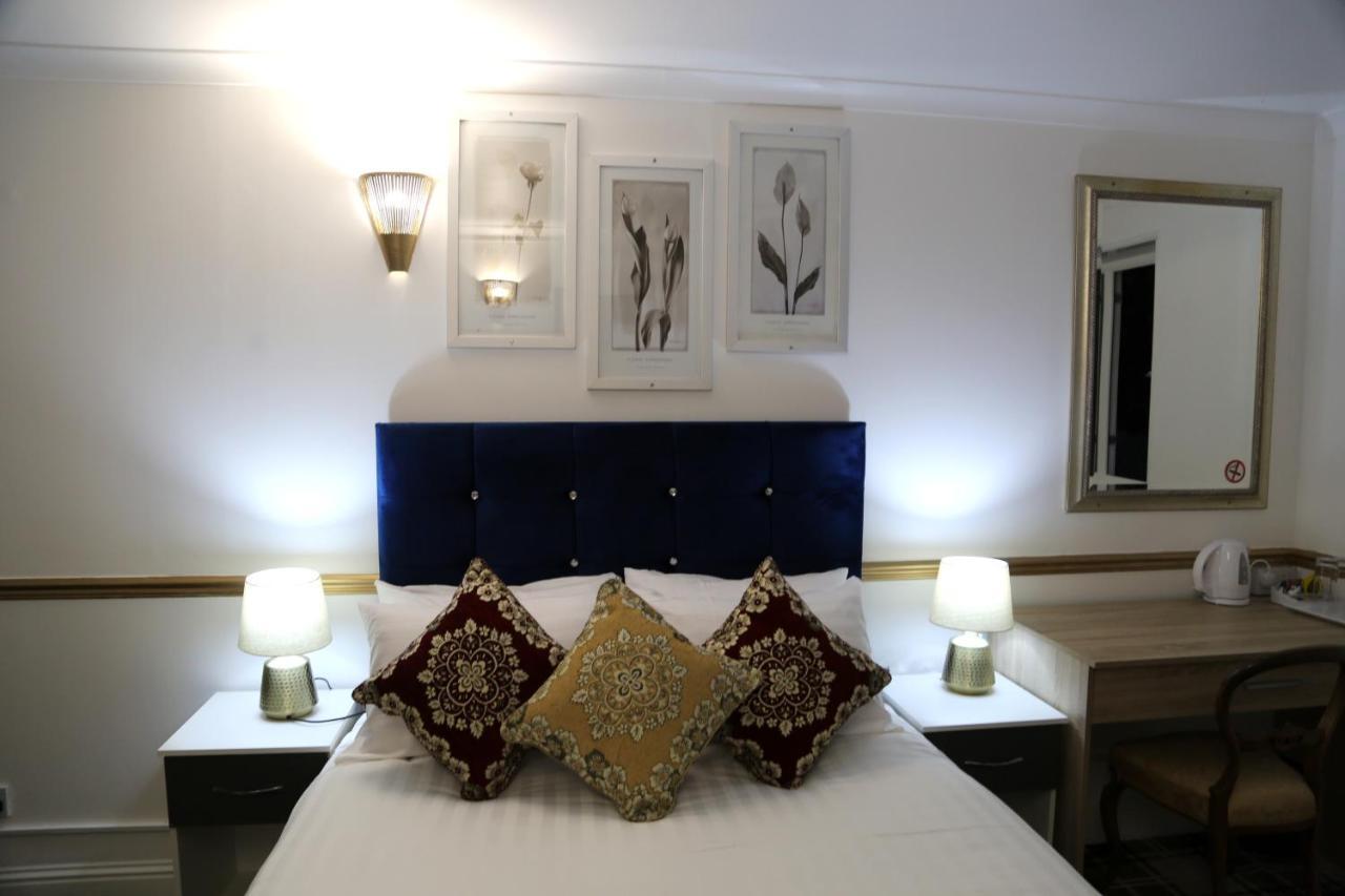 Atz&h Hotel